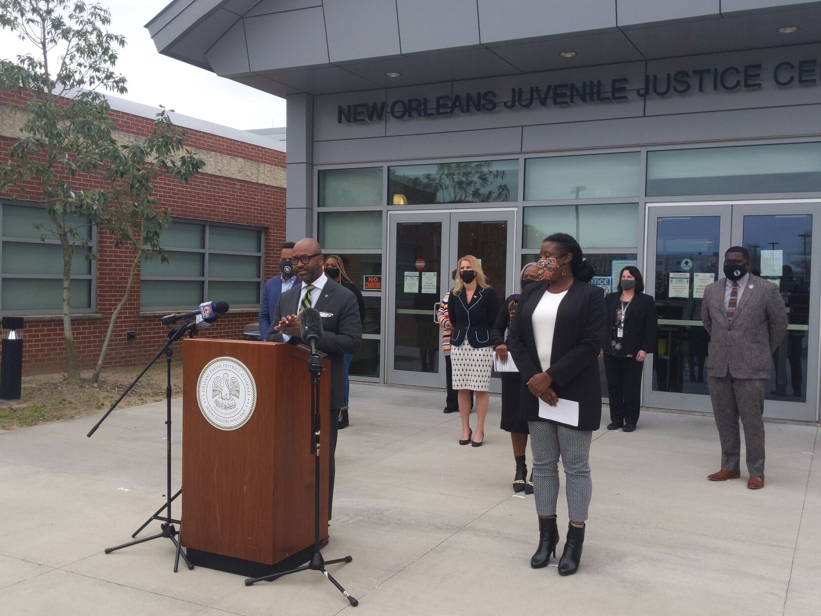 Jason Williams introduces Tenee Felix